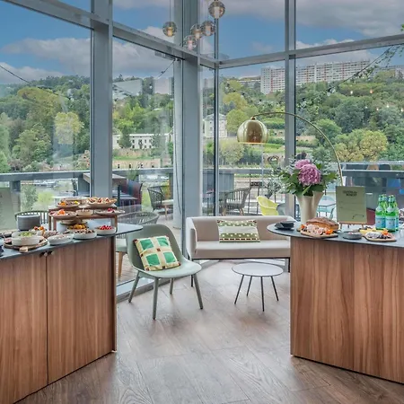 Novotel Centre-confluence Bord De Saone Λυών
