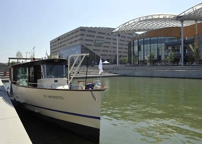 Otel Novotel Centre-confluence Bord De Saone Lyon