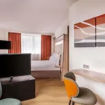 Hotel Novotel Centre-confluence Bord De Saone