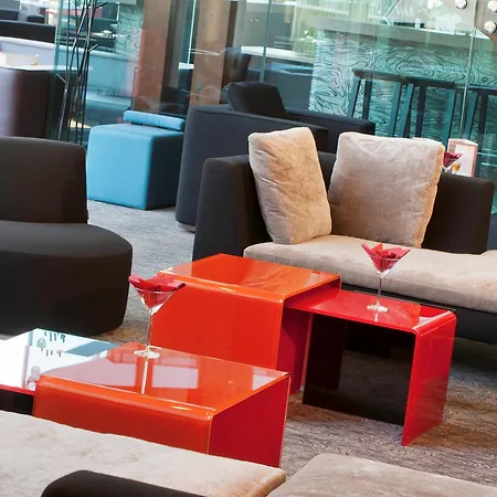 Novotel Centre-confluence Bord De Saone 4*