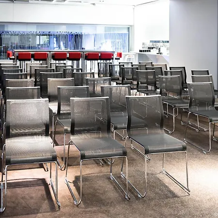 Novotel Centre-confluence Bord De Saone 4*