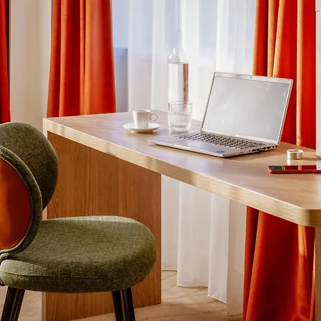 Hotel Novotel Centre-confluence Bord De Saone