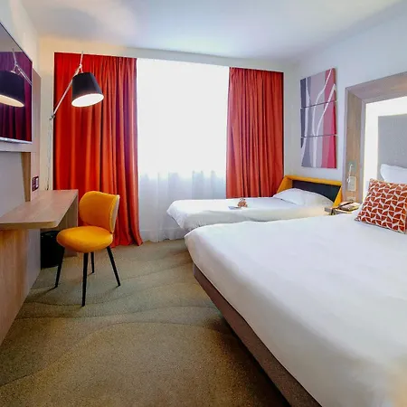 Hotel Novotel Centre-confluence Bord De Saone 4*