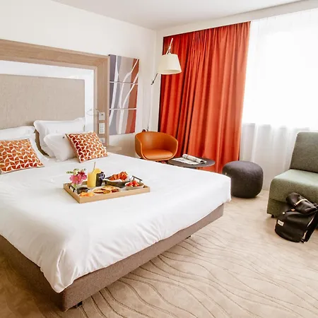 Novotel Centre-confluence Bord De Saone