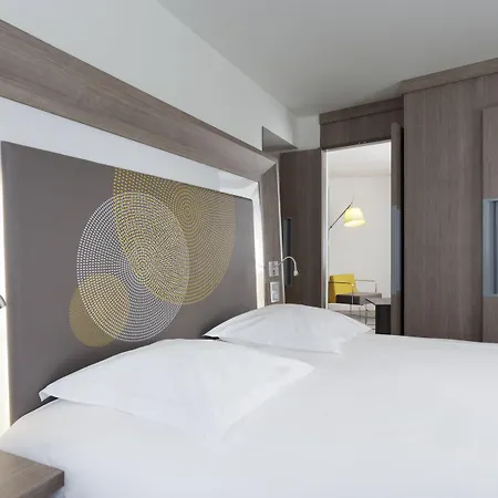 Novotel Centre-confluence Bord De Saone