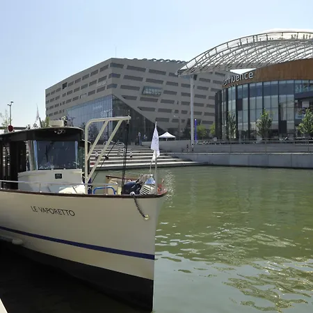 מלון Novotel Centre-confluence Bord De Saone ליון