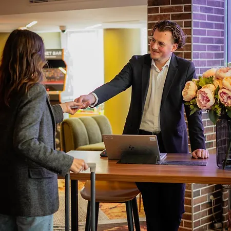 Novotel Centre-confluence Bord De Saone מלון