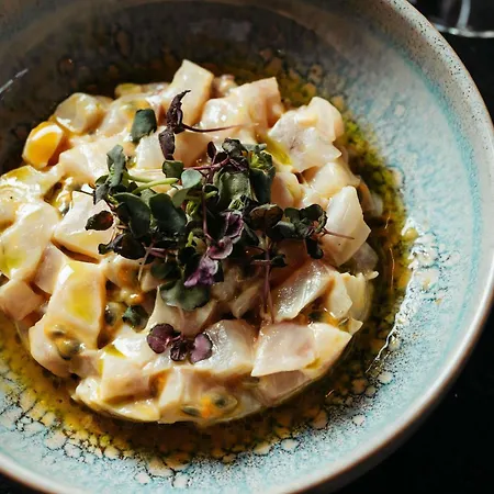 Novotel Centre-confluence Bord De Saone 4*