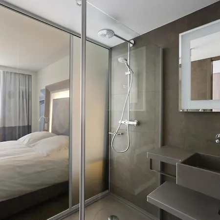 Novotel Centre-confluence Bord De Saone Hotel