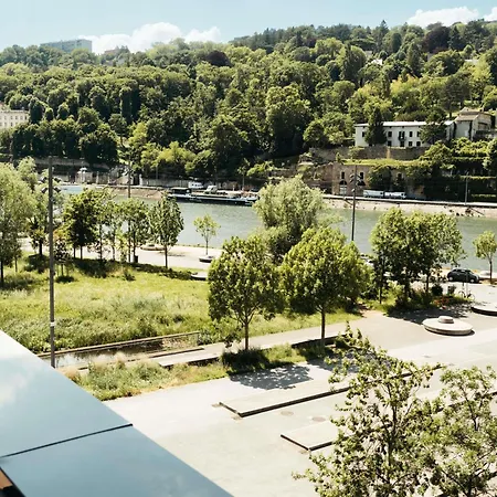 Novotel Centre-confluence Bord De Saone 酒店