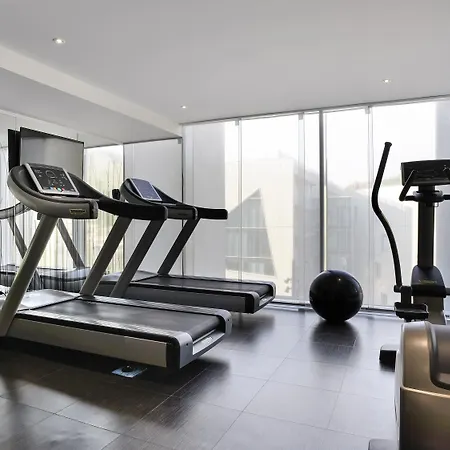 Novotel Centre-confluence Bord De Saone 4*
