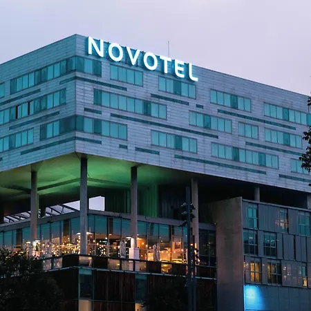 Novotel Centre-confluence Bord De Saone Лион