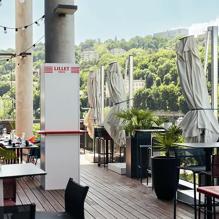 Novotel Centre-confluence Bord De Saone Лион