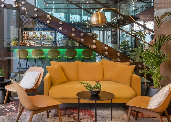 Novotel Centre-confluence Bord De Saone Hotel Lyon