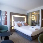 Novotel Centre-confluence Bord De Saone מלון 4*