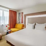 Novotel Centre-confluence Bord De Saone فندق 4*