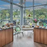 Novotel Centre-confluence Bord De Saone ليون