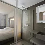 מלון Novotel Centre-confluence Bord De Saone ליון