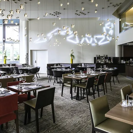 Novotel Centre-confluence Bord De Saone Hotel Lyon