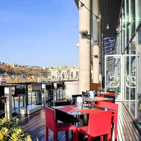 Hotel Novotel Centre-confluence Bord De Saone Lyon