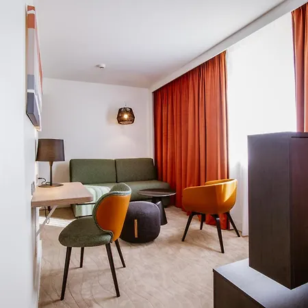 Novotel Centre-confluence Bord De Saone