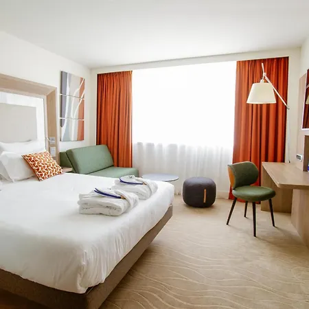 Novotel Centre-confluence Bord De Saone 4* Lyon