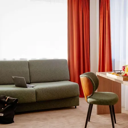 Novotel Centre-confluence Bord De Saone