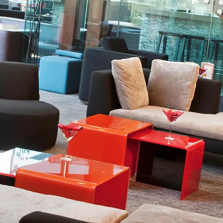 Hotel Novotel Centre-confluence Bord De Saone Lyon