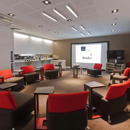 Novotel Centre-confluence Bord De Saone Hotel Lyon