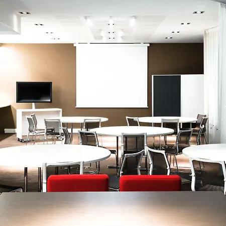 Novotel Centre-confluence Bord De Saone 4* Лион