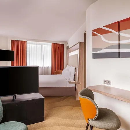 Hotel Novotel Centre-confluence Bord De Saone