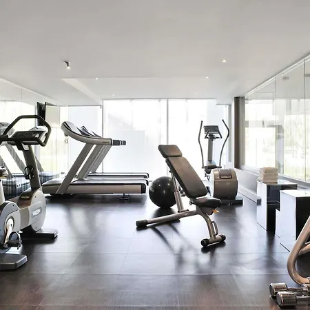 Hotel Novotel Centre-confluence Bord De Saone 4*