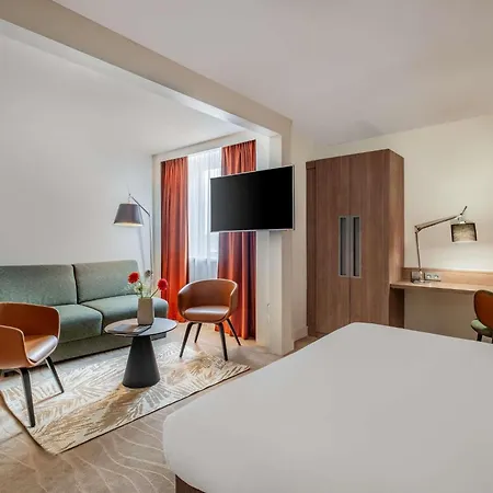 Szálloda Novotel Centre-confluence Bord De Saone 4*