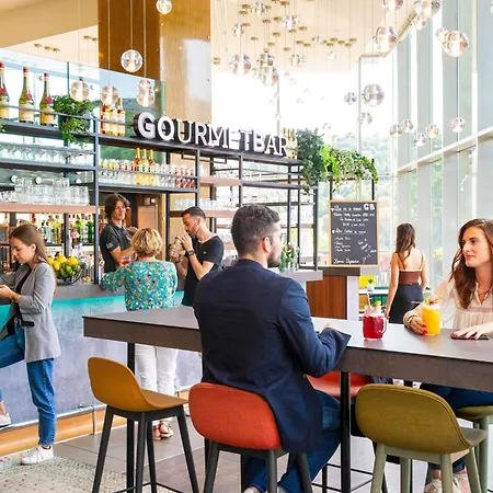 Novotel Centre-confluence Bord De Saone 4*