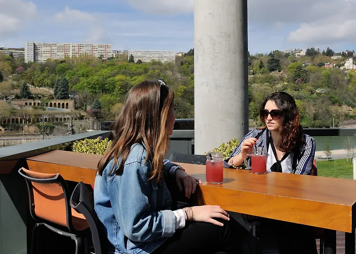 Novotel Centre-confluence Bord De Saone