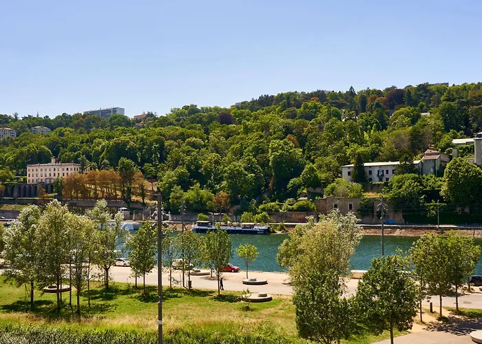 Novotel Centre-confluence Bord De Saone Hotel Lyon