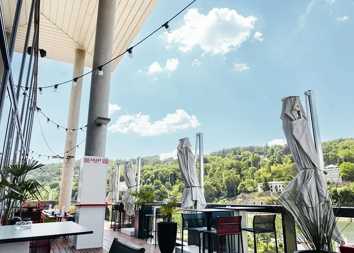 Novotel Centre-confluence Bord De Saone 4*