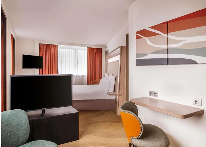 Novotel Centre-confluence Bord De Saone Hotel Lyon